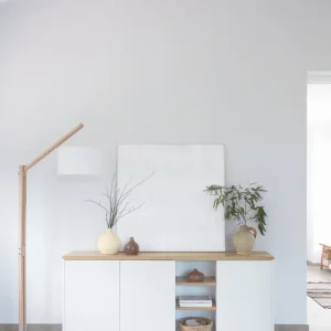 Abilen tölgyfa furnér 3 ajtós oldalbútor fehér lakkozással, 180 x 75 cm FSC 100%